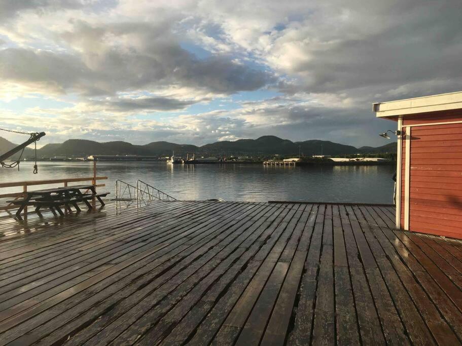 Stille Og Landlig, Men Sentrumsnaer Leilighet Namsos Exterior foto